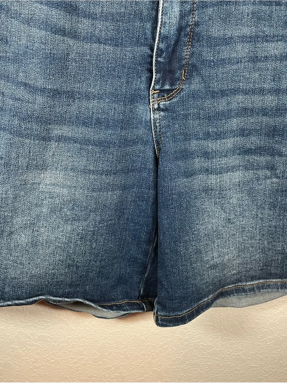 Judy Blue Mid-Rise Distressed Classic Medium Wash Denim Shorts Size 1X